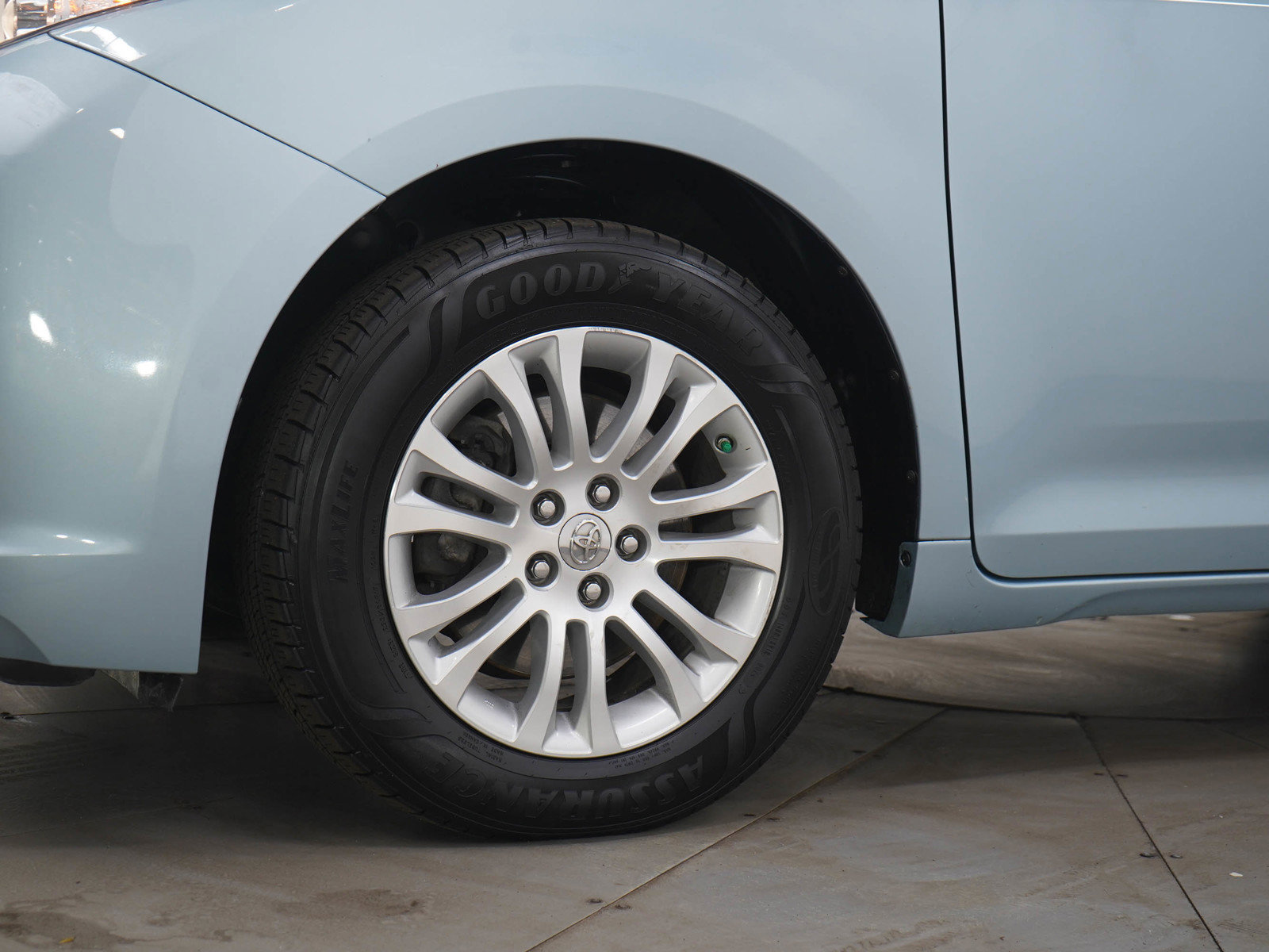 Used 2015 Toyota Sienna XLE image 29