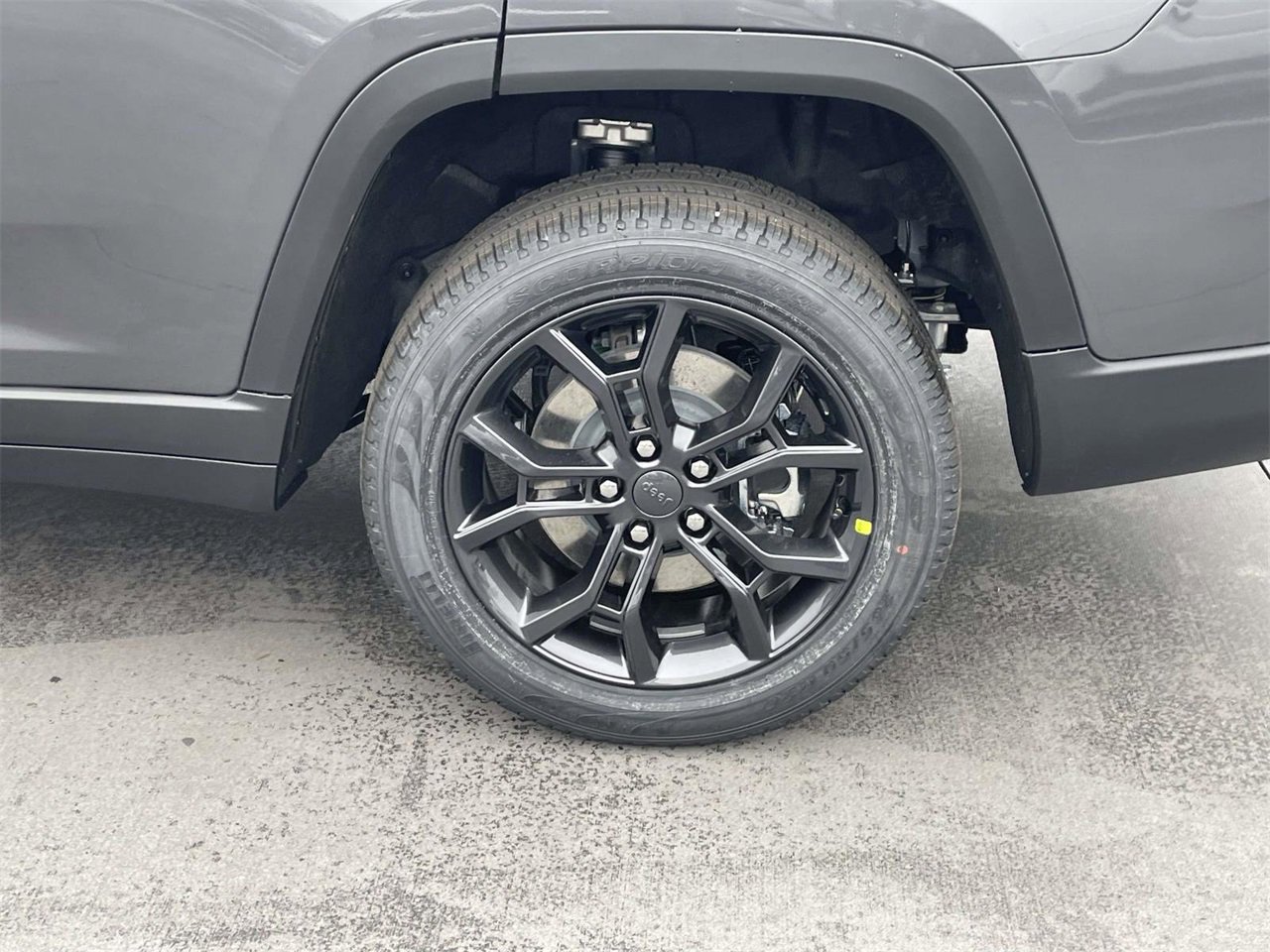 New 2025 Jeep Grand Cherokee L Limited image 12