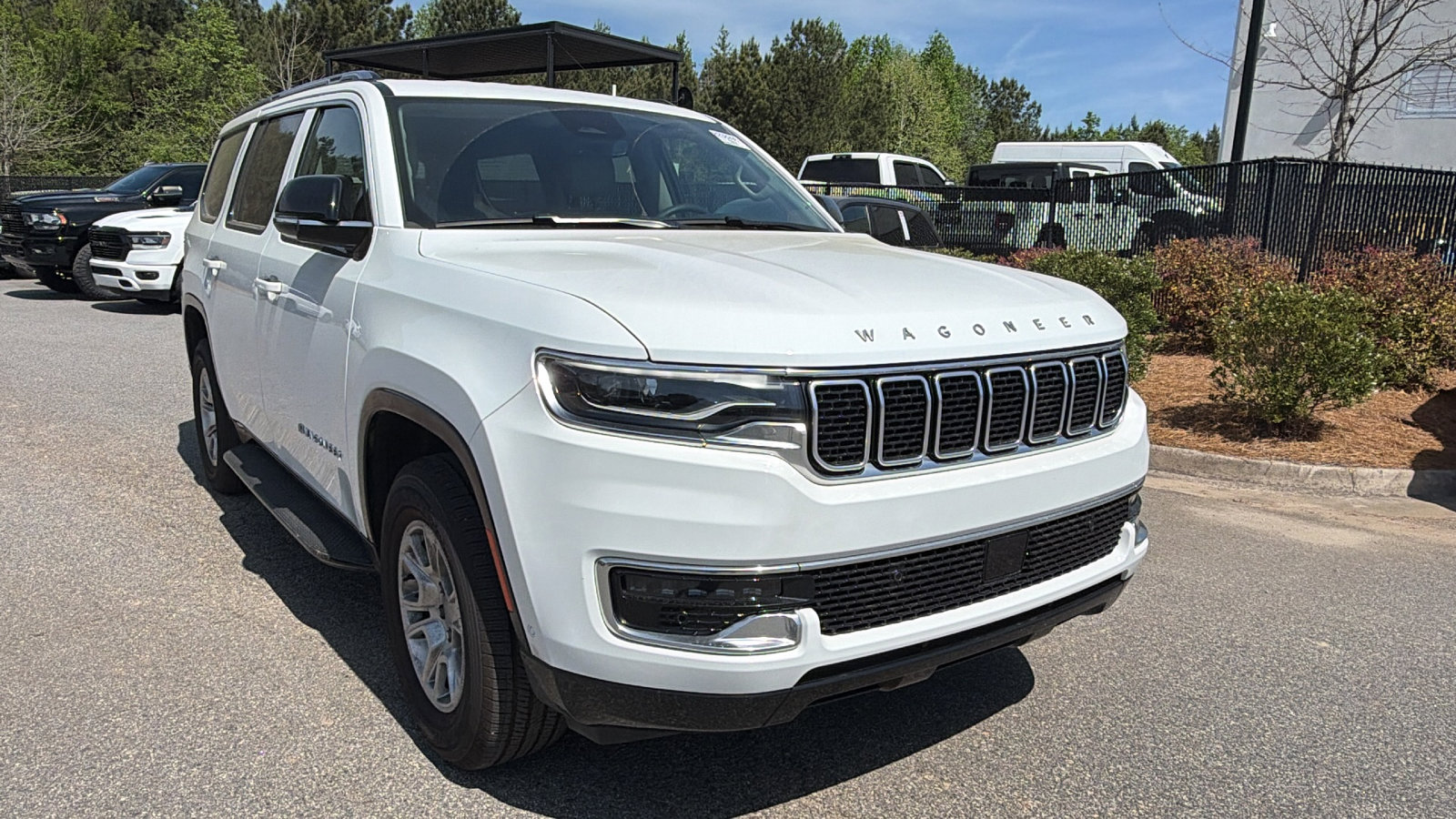 Used 2024 Jeep Wagoneer 4WD image 5