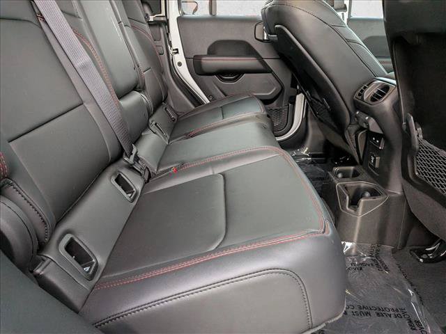 Used 2025 Jeep Gladiator Rubicon AWD/4WD image 28