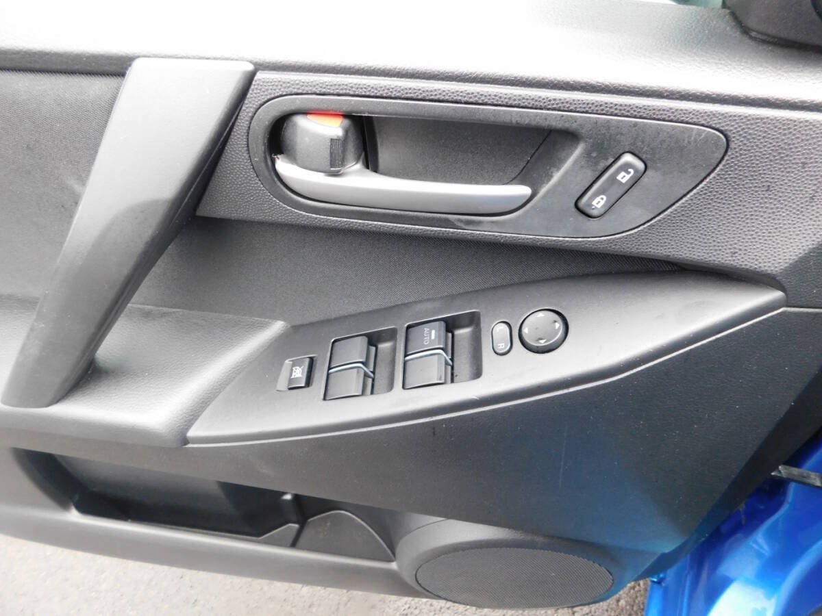 Used 2012 MAZDA MAZDA3 i Touring FWD image 15