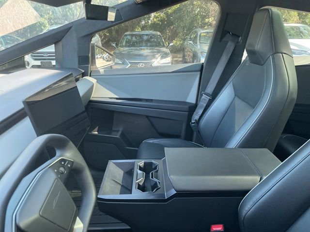 Used 2025 Tesla Cybertruck AWD Crew Cab image 9