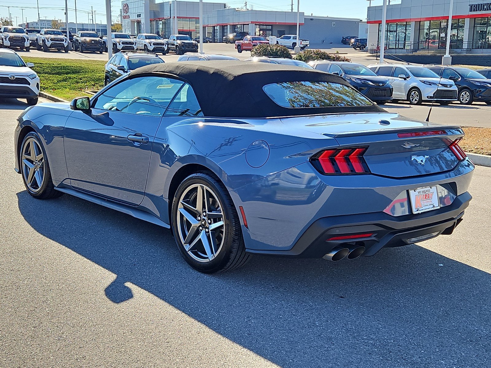 Used 2024 Ford Mustang Premium RWD image 3