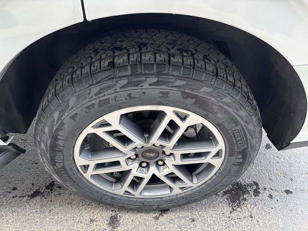 Used 2025 Ford Expedition Active AWD/4WD image 7