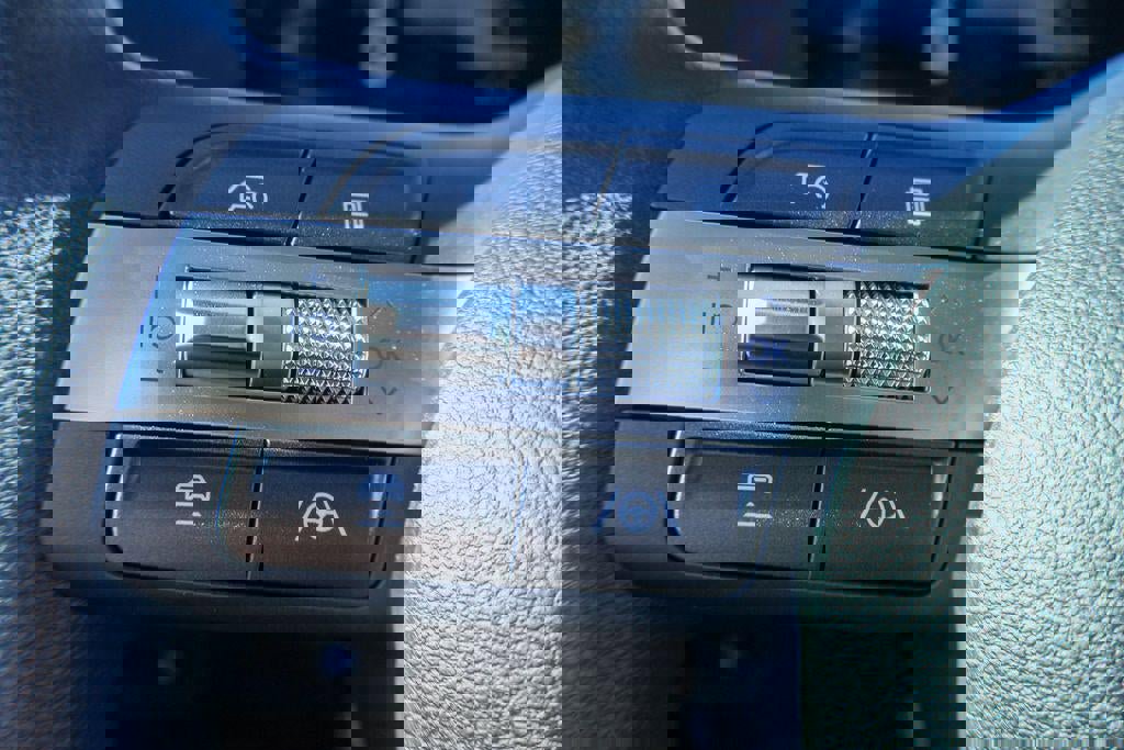 New 2026 Hyundai Kona SE image 16