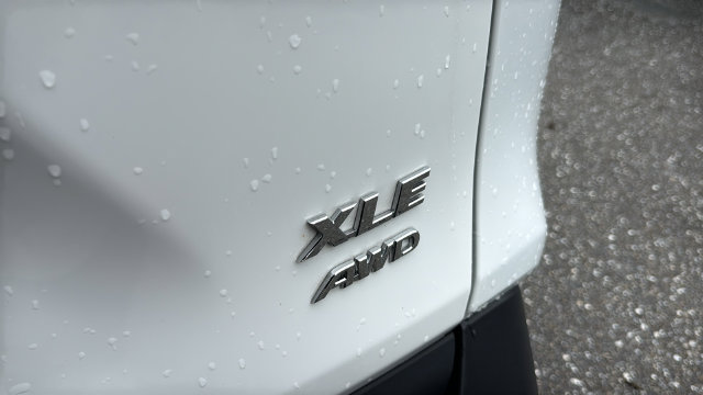 Used 2025 Toyota RAV4 XLE AWD/4WD image 8