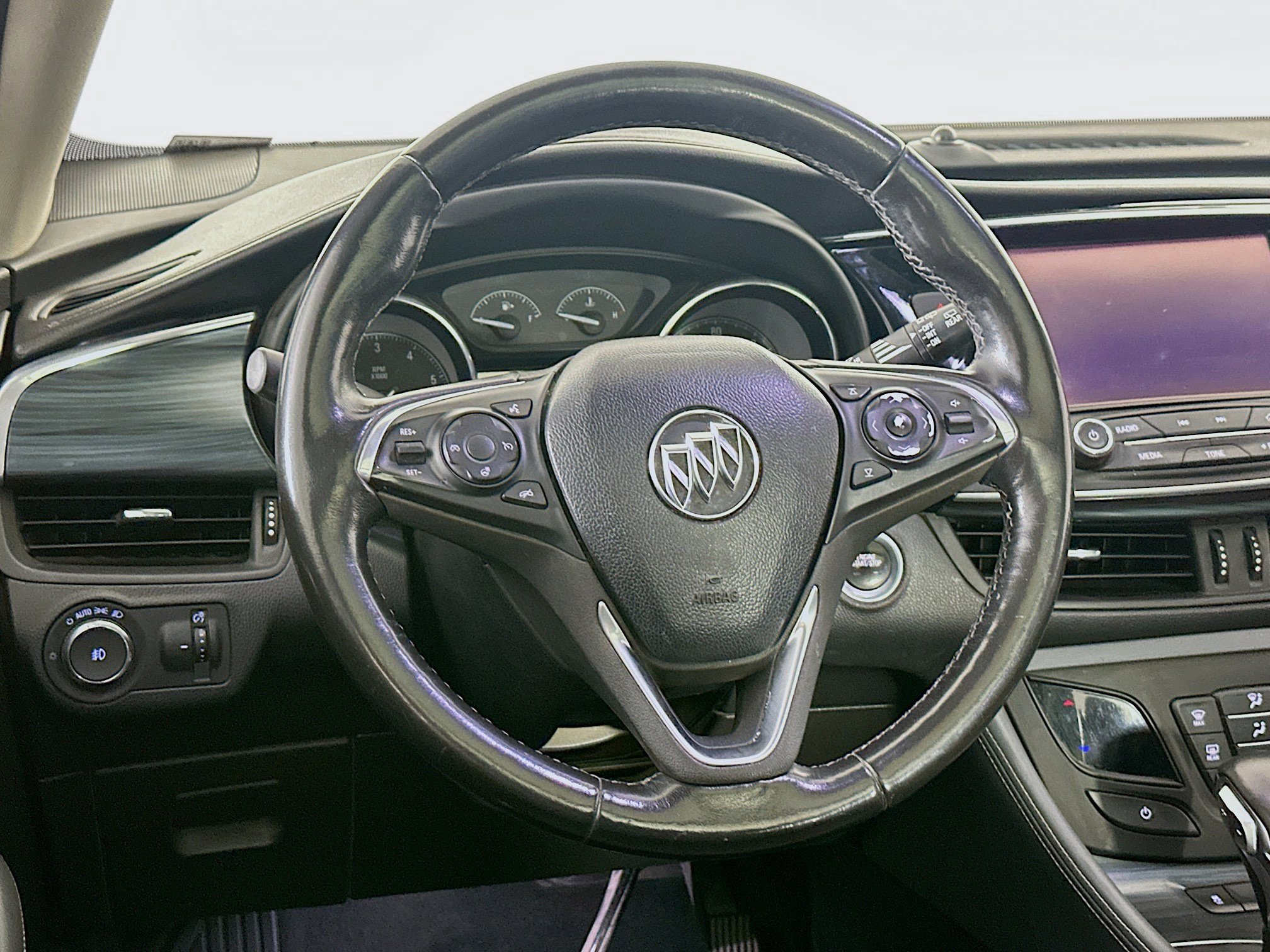 Used 2019 Buick Envision Essence FWD image 18