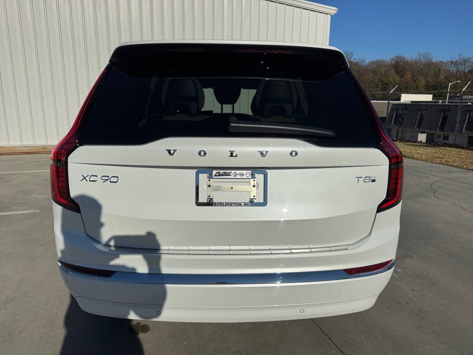 New 2026 Volvo XC90 T8 Plus w/ Protection Package Premier image 14