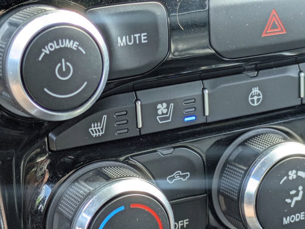 Used 2024 RAM 1500 Laramie RWD image 22