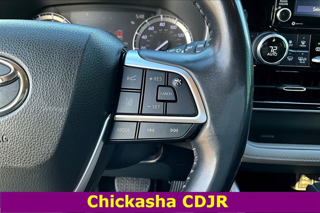 Used 2022 Toyota Highlander XLE image 12