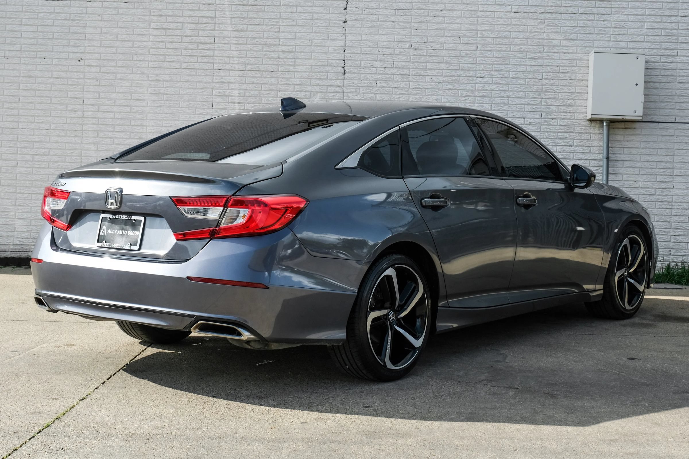 Used 2018 Honda Accord Sport image 7