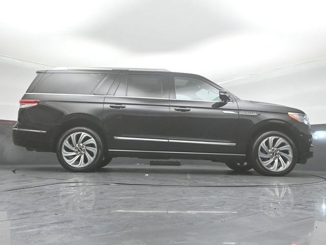 Certified 2022 Lincoln Navigator L Reserve image 40