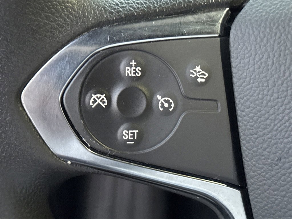 Used 2022 Chevrolet Traverse LS image 28