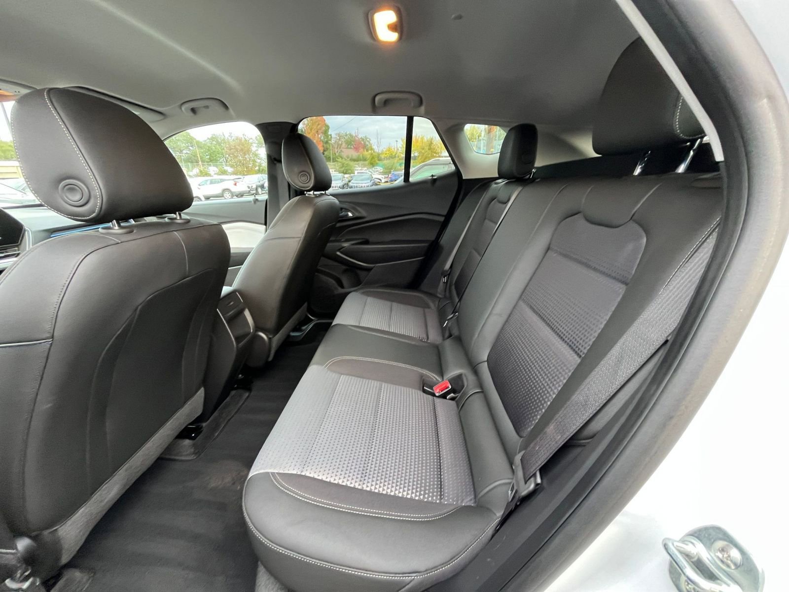 Used 2025 Chevrolet Trax LT image 23