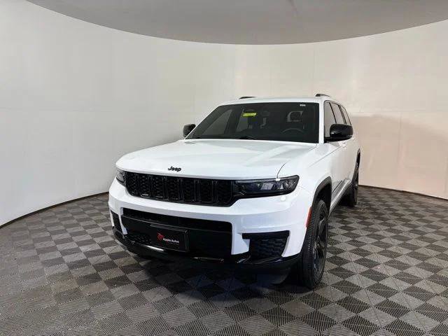 Certified 2023 Jeep Grand Cherokee L Laredo AWD/4WD image 3