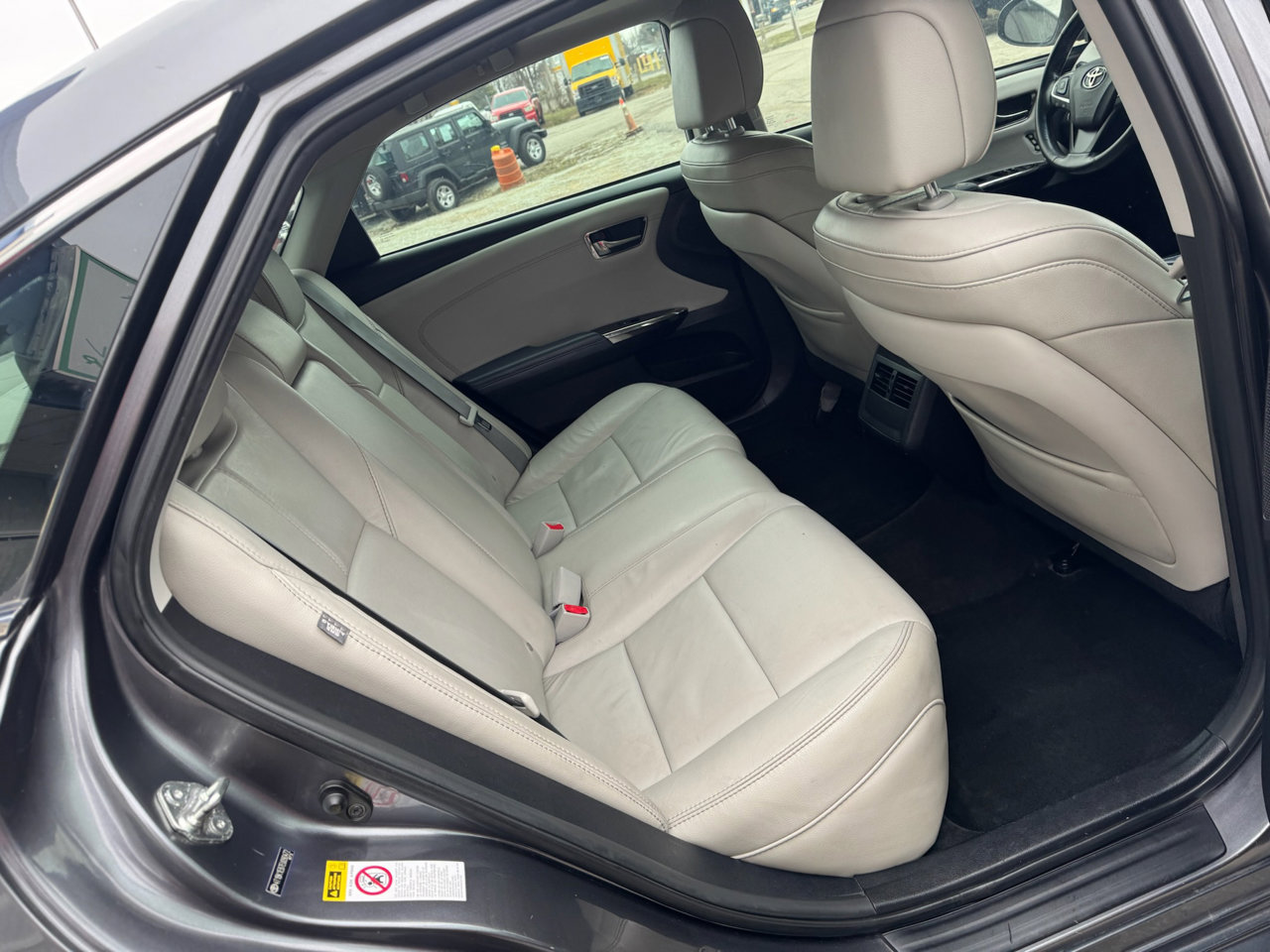 Used 2014 Toyota Avalon Limited image 25