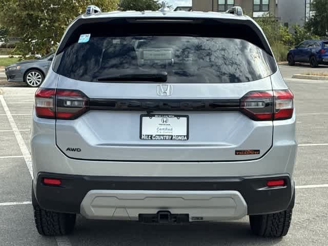 Certified 2025 Honda Pilot TrailSport image 5
