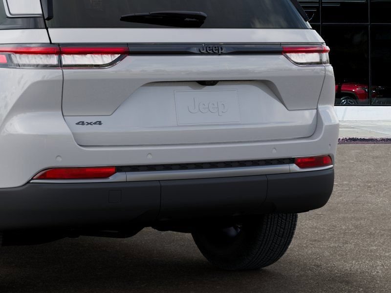 New 2026 Jeep Grand Cherokee Altitude AWD/4WD image 13