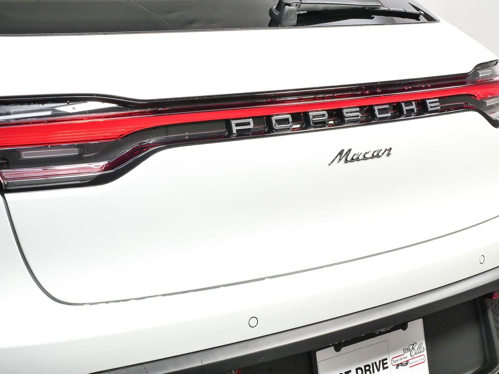 New 2026 Porsche Macan Turbo AWD/4WD image 38