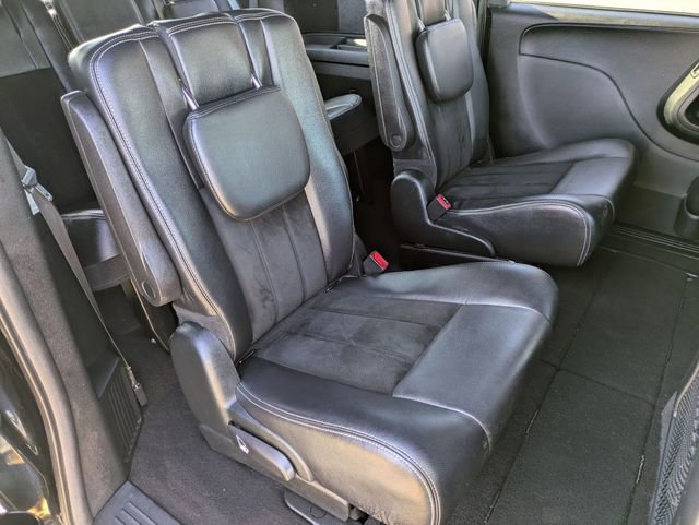 Used 2017 Dodge Grand Caravan SXT w/ Blacktop Package image 27