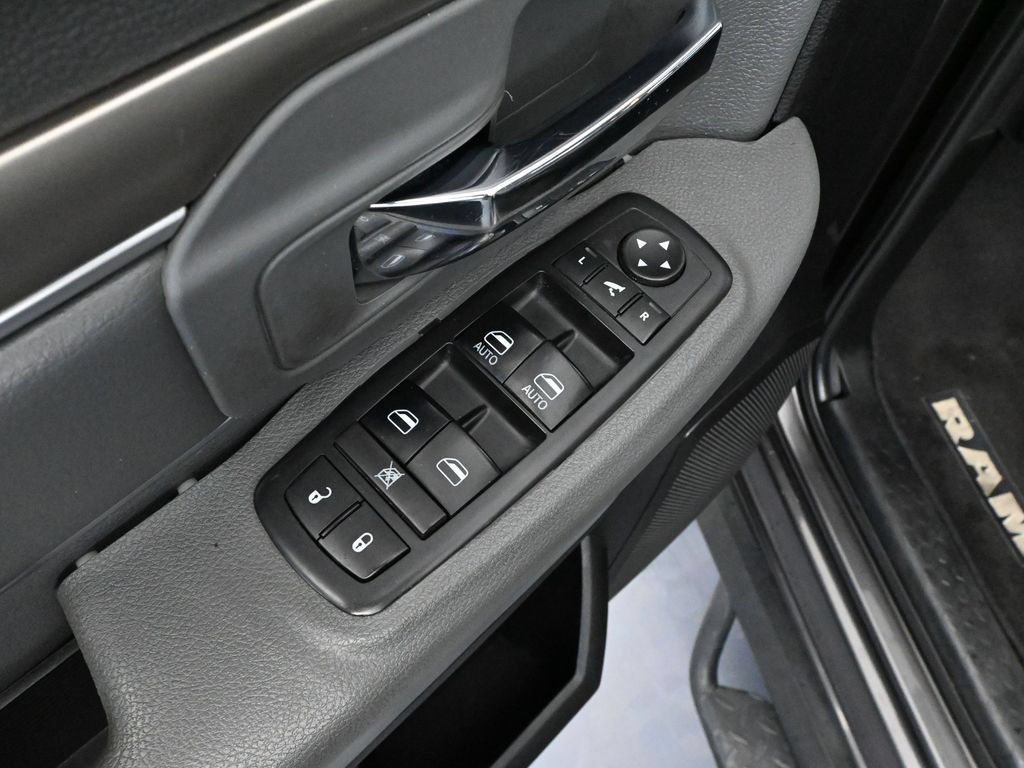 Used 2017 RAM 1500 Big Horn AWD/4WD image 15