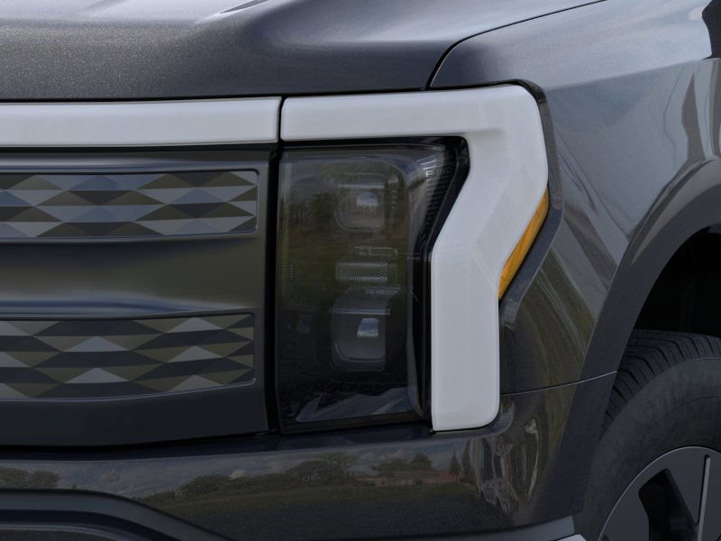 New 2025 Ford F150 Lightning Lariat image 18