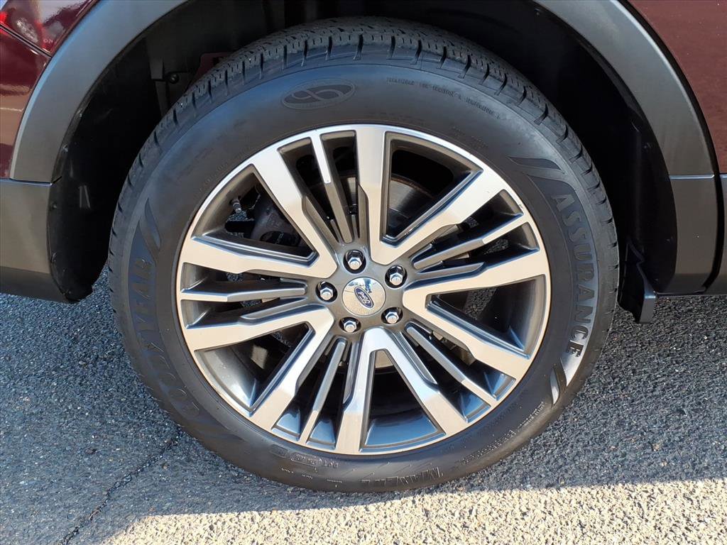 Certified 2018 Ford Explorer Platinum image 8