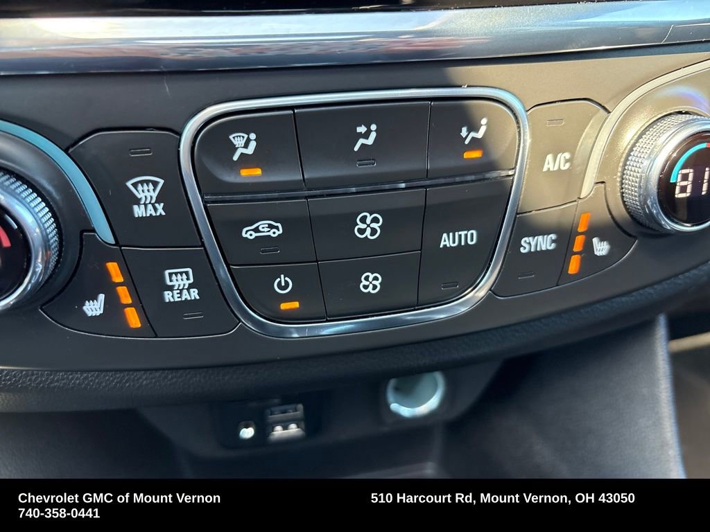 Used 2023 Chevrolet Traverse RS image 35