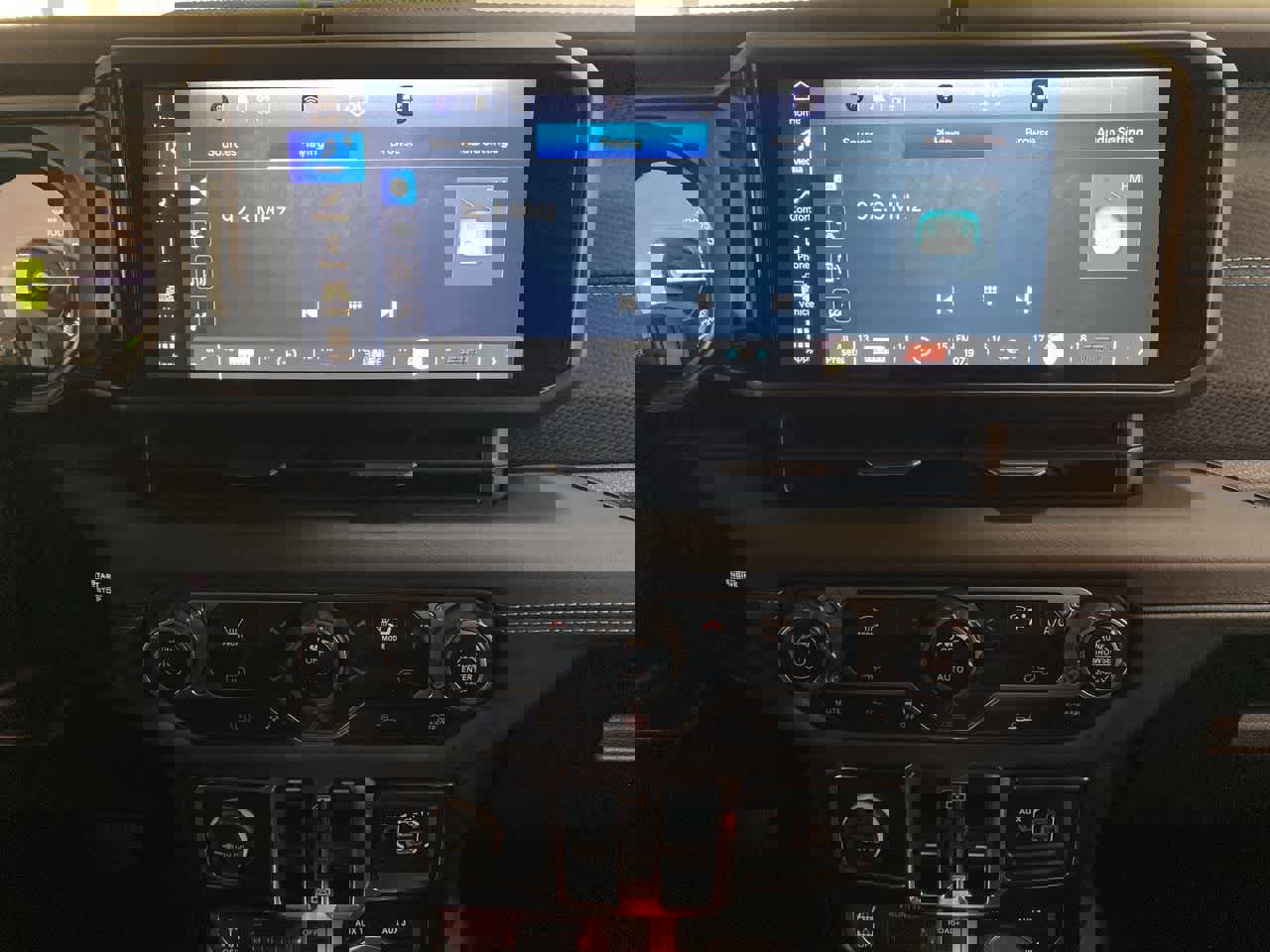 Used 2024 Jeep Wrangler Unlimited Rubicon 4xe image 25