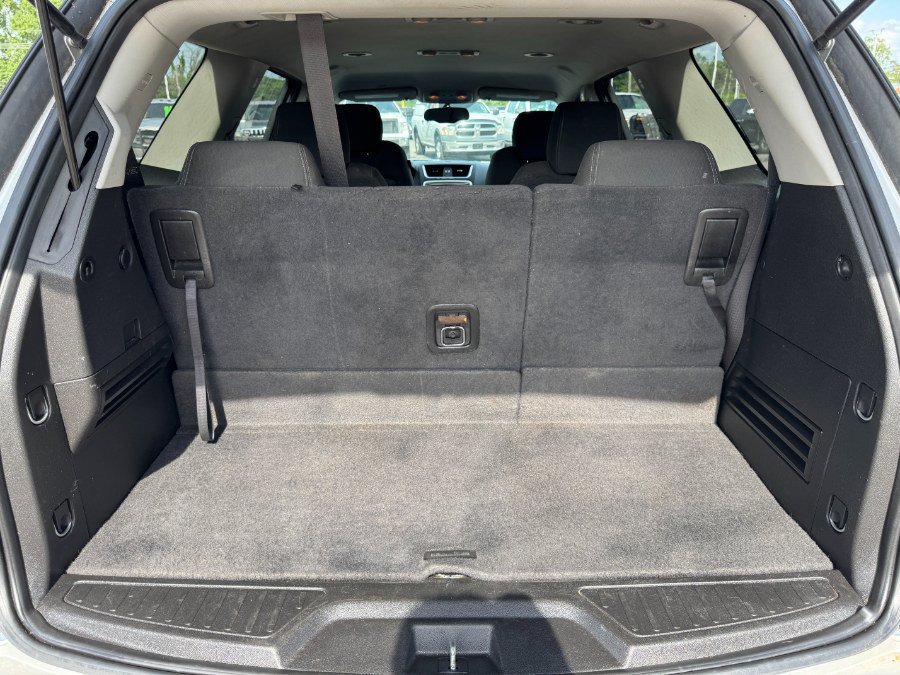 Used 2016 GMC Acadia SLE FWD image 18