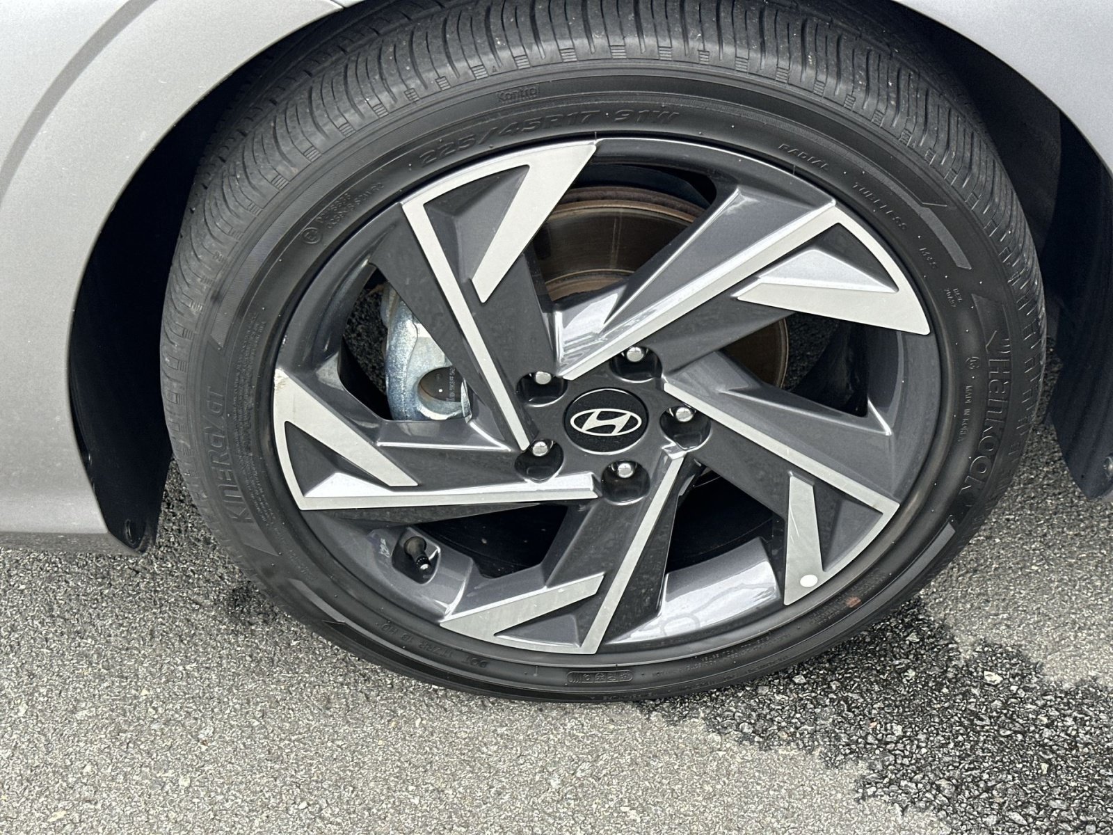 Used 2025 Hyundai Elantra SEL FWD image 13