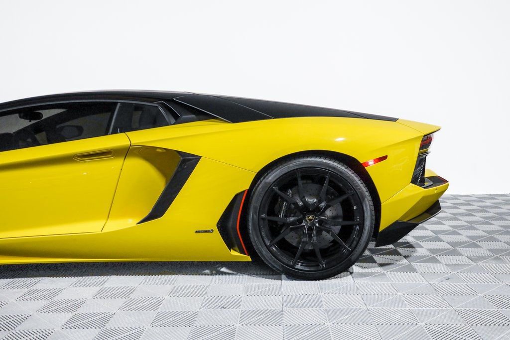 Used 2016 Lamborghini Aventador LP 700-4 AWD/4WD image 17