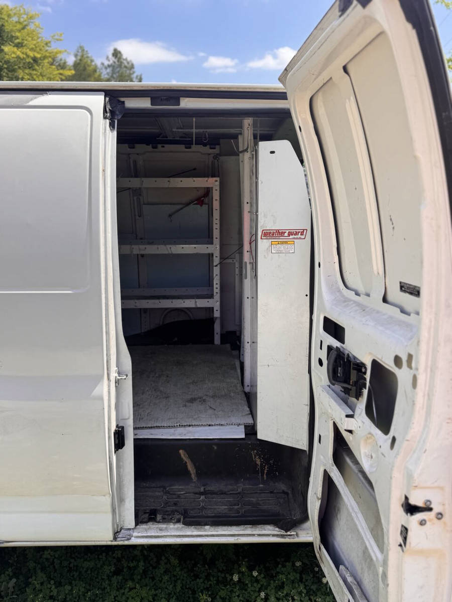 Used 2012 Chevrolet Express 1500 RWD image 8