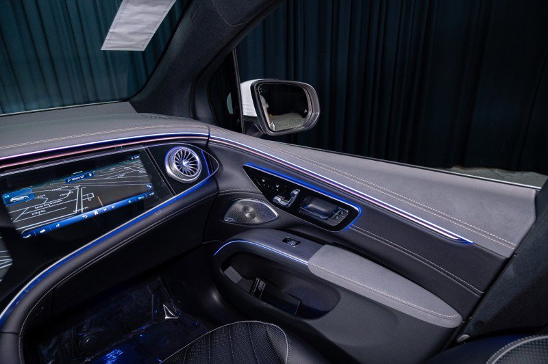 New 2026 Mercedes-Benz EQS 400 4MATIC SUV image 28