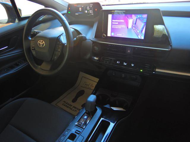 Used 2024 Toyota Prius LE image 5