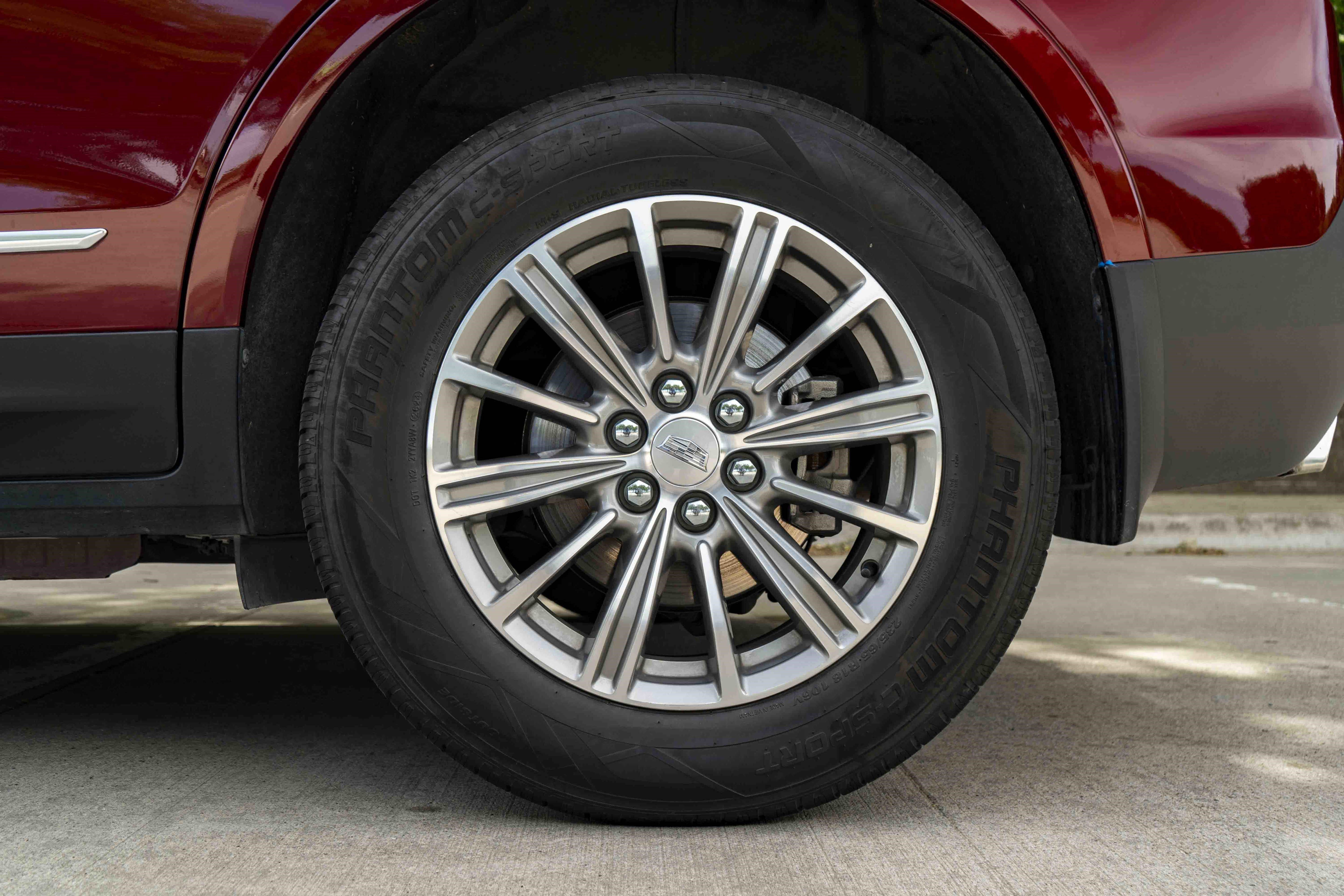 Used 2017 Cadillac XT5 Luxury w/ Driver Awareness Package FWD image 15