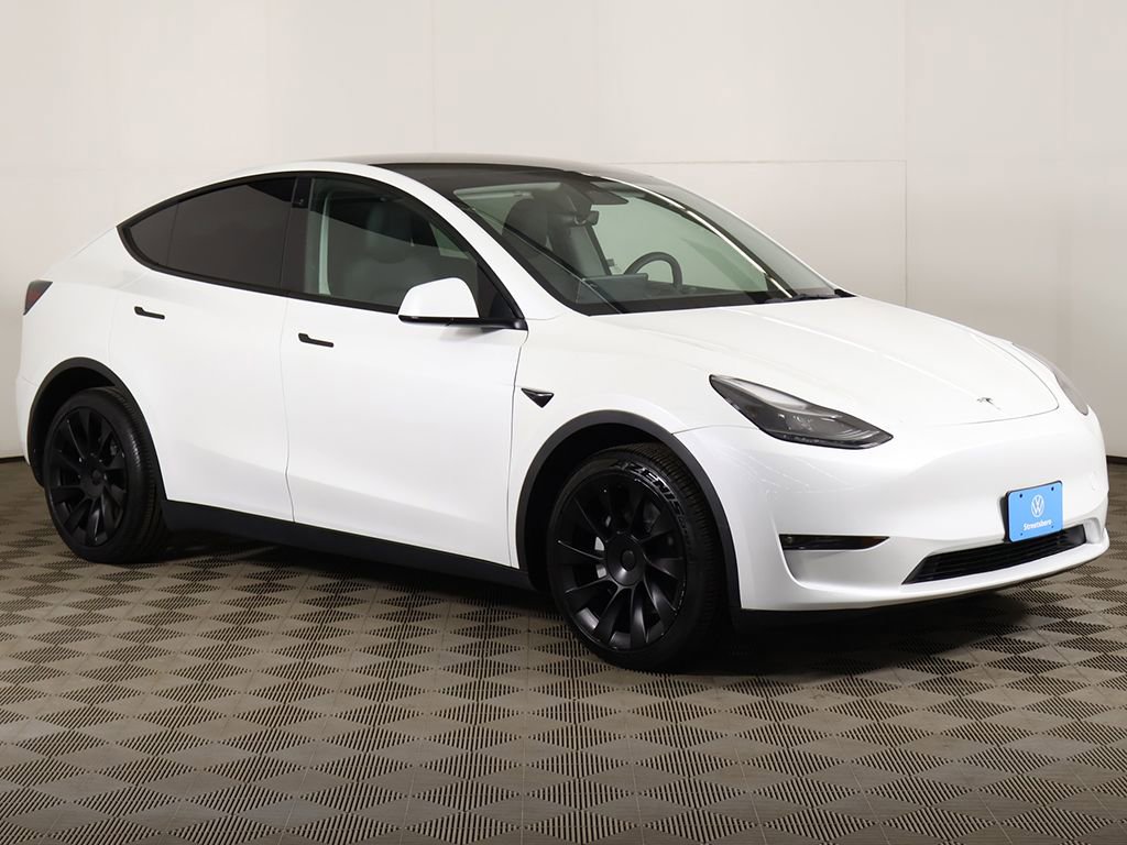 Used 2023 Tesla Model Y Long Range image 2