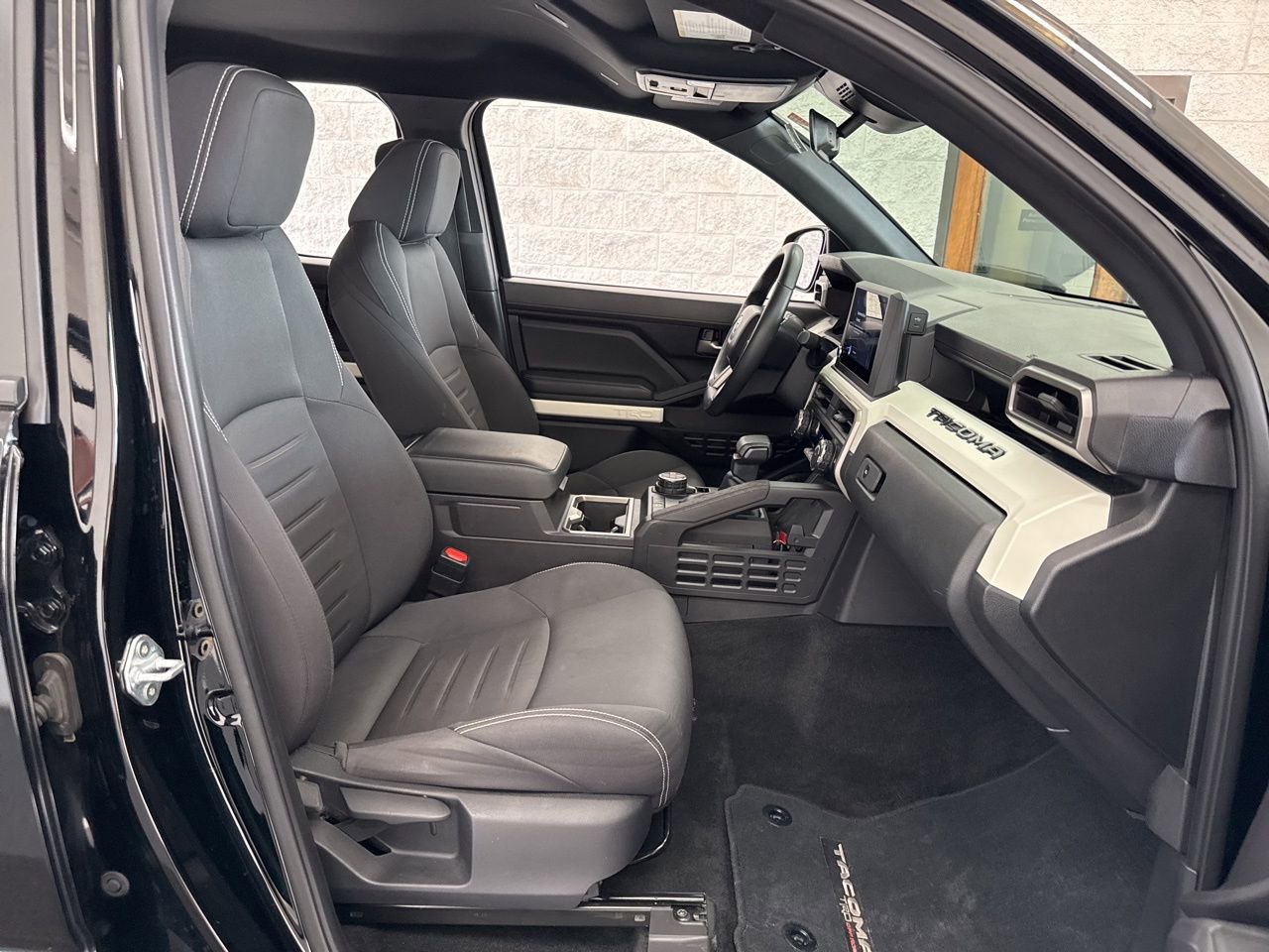 Certified 2024 Toyota Tacoma TRD Off-Road image 46