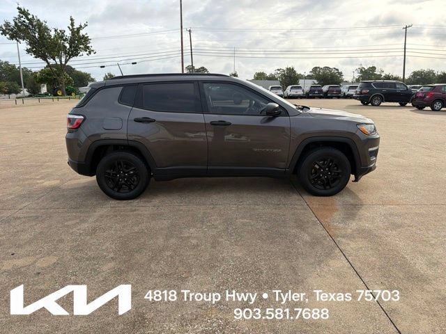 Used 2018 Jeep Compass Sport w/ Tech Group FWD image 11