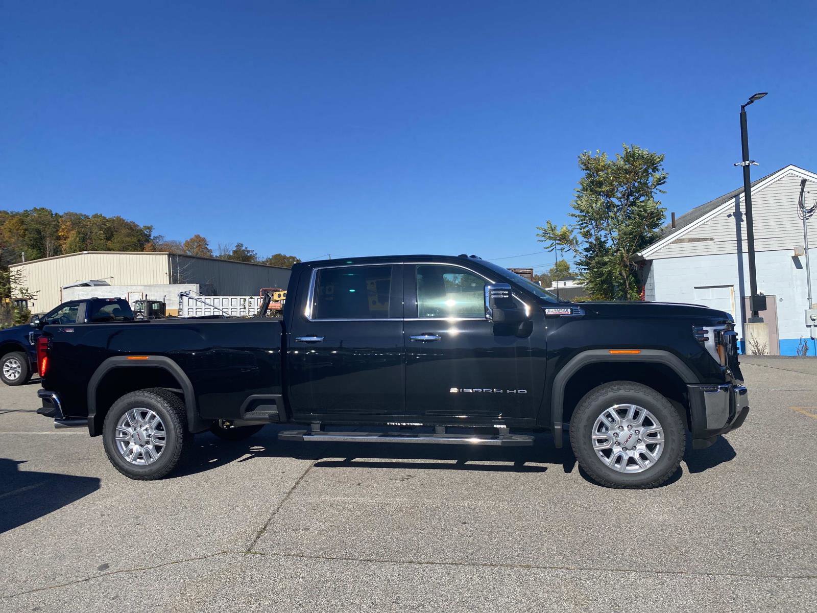 New 2024 GMC Sierra 3500 SLT w/ SLT Premium Package image 2
