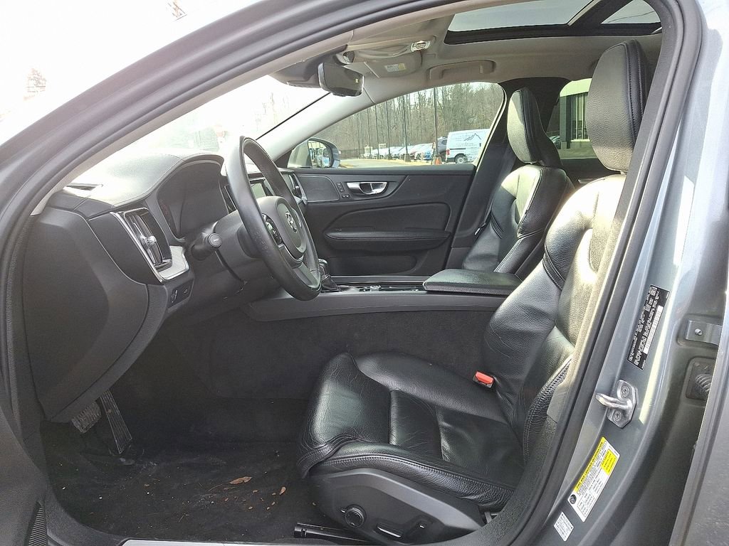Used 2021 Volvo S60 T5 Inscription image 14