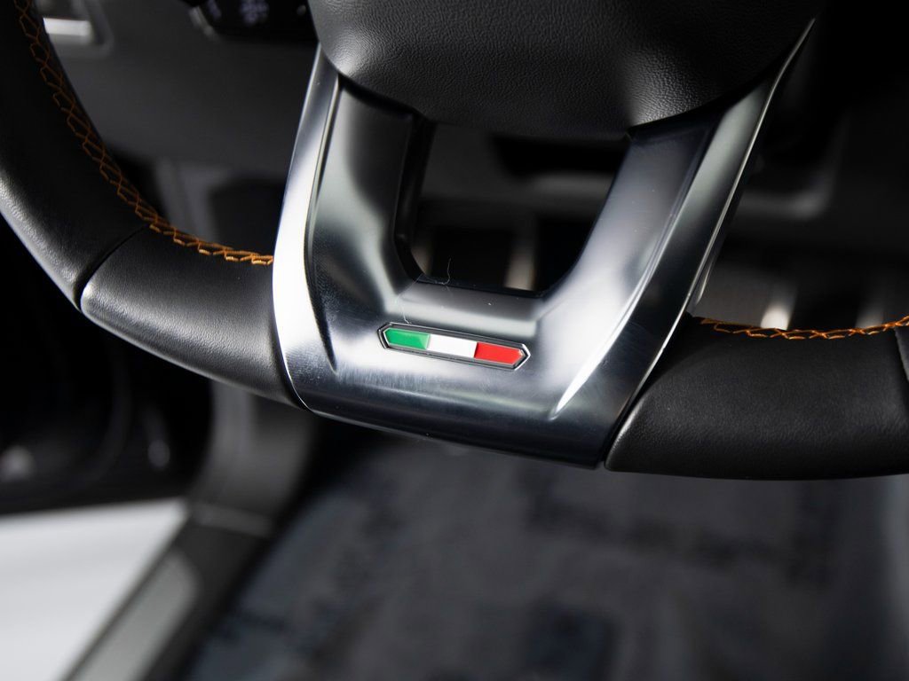 Used 2022 Lamborghini Urus image 18