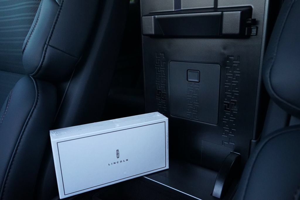 New 2026 Lincoln Nautilus Reserve AWD/4WD image 21