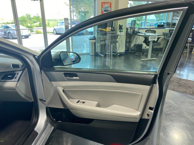 Used 2019 Hyundai Sonata SEL w/ Tech Package 02 FWD image 21