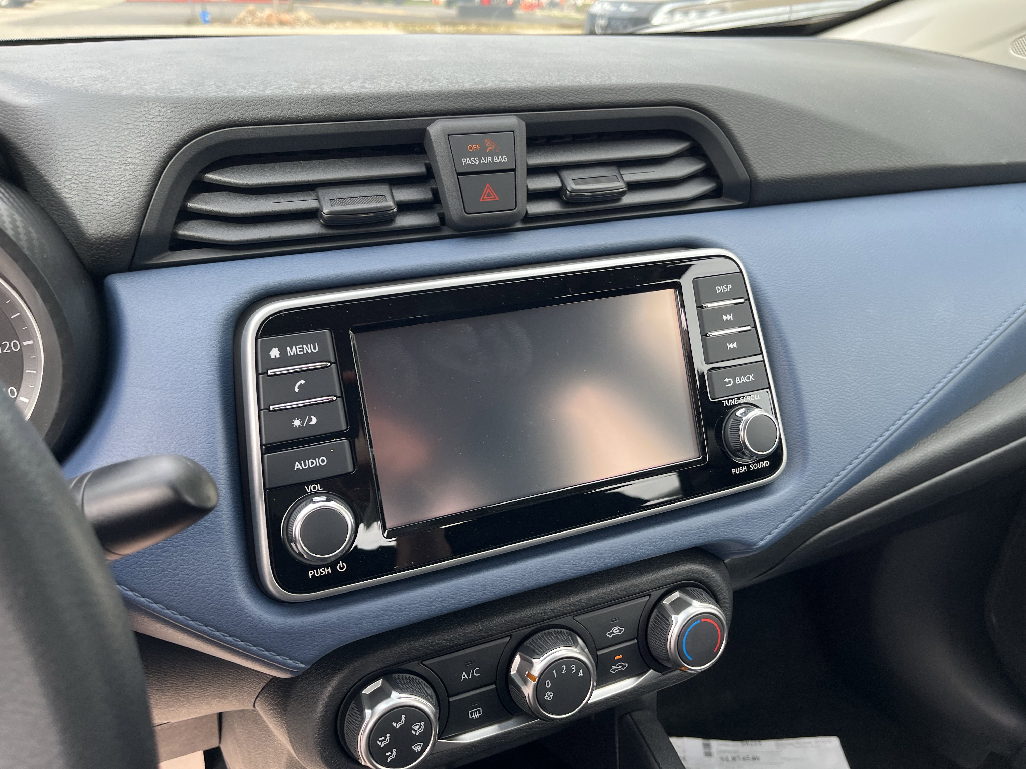 New 2025 Nissan Versa SV w/ Trunk Package FWD image 17