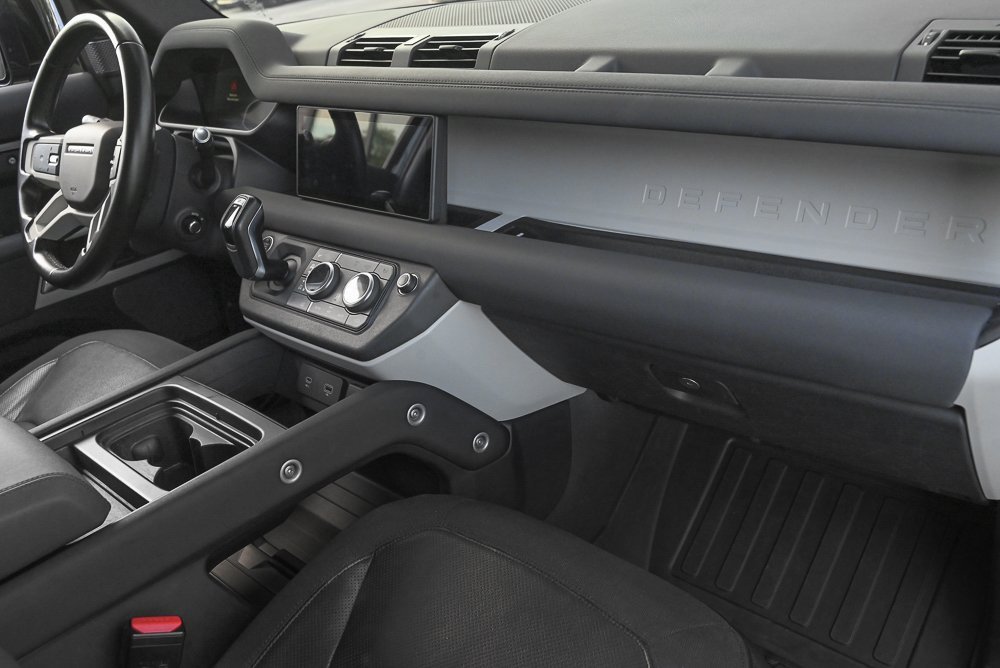 Used 2021 Land Rover Defender 110 SE image 19