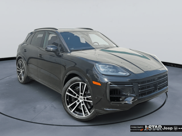 Used 2026 Porsche Cayenne Turbo w/ Technology Package AWD/4WD image 3