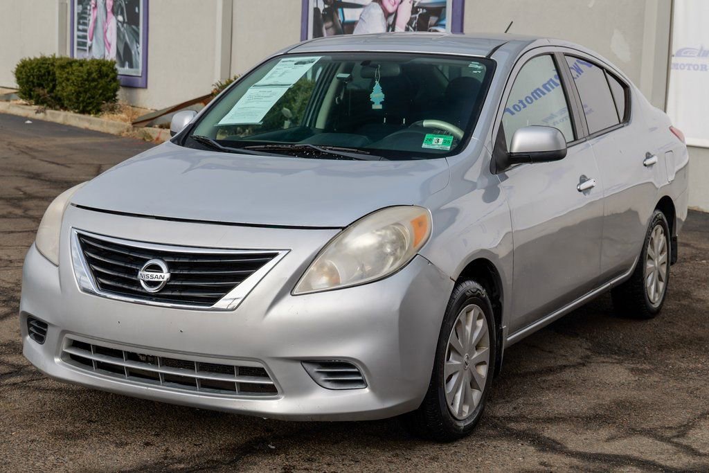 Used 2012 Nissan Versa SV w/ Convenience Pkg FWD image 3