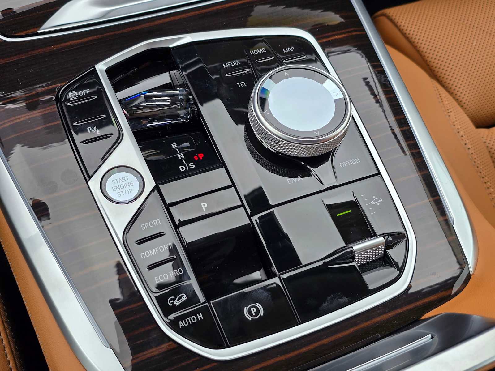 Used 2026 BMW X7 xDrive40i w/ Executive Package image 28