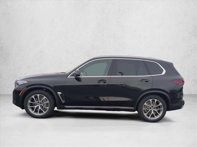 New 2026 BMW X5 xDrive50e w/ Climate Comfort Package image 5